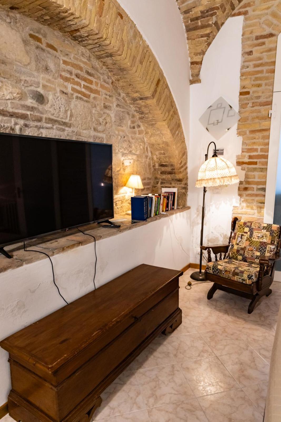 La Rua Apartment Ascoli Piceno Bagian luar foto