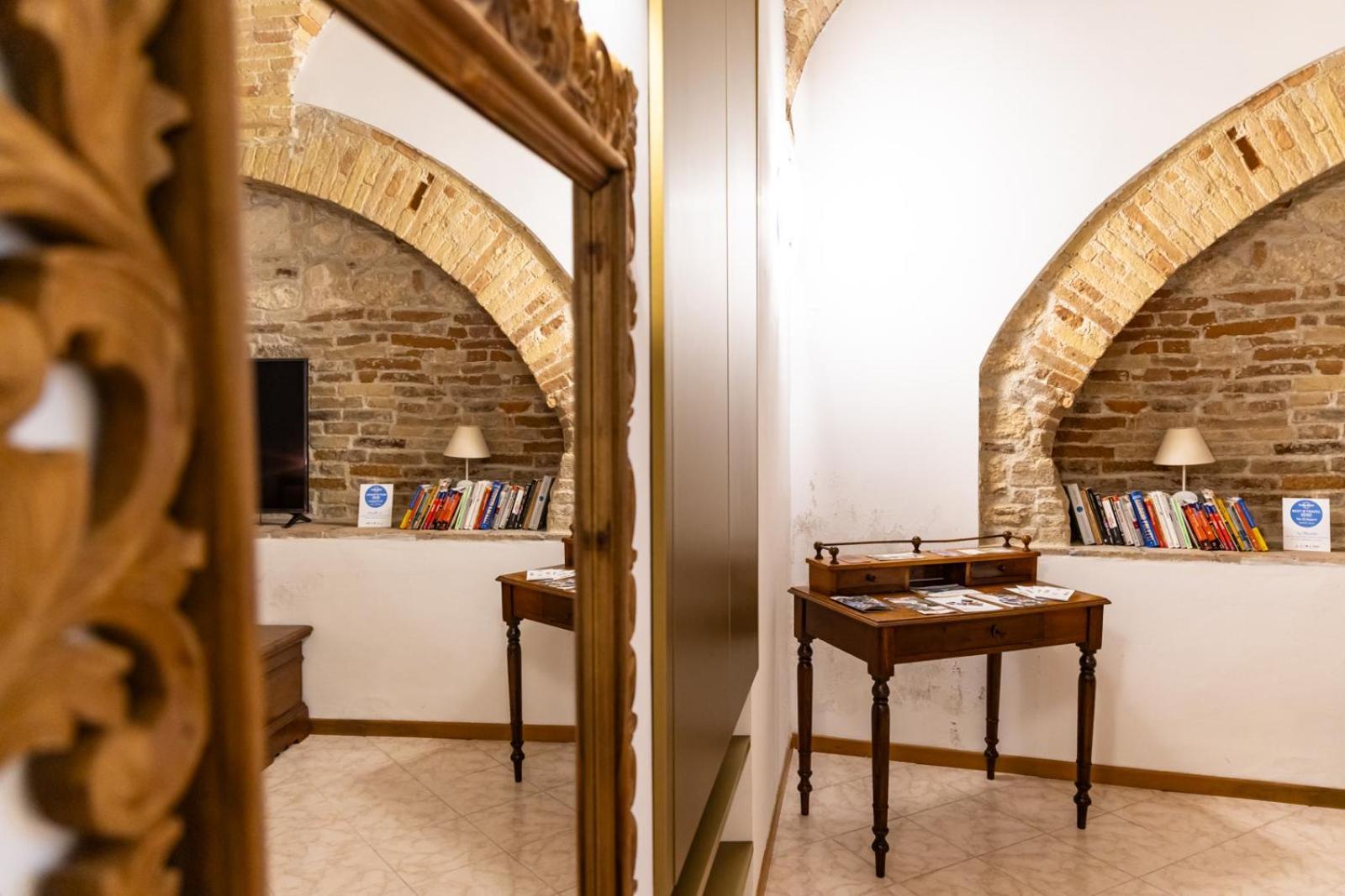 La Rua Apartment Ascoli Piceno Bagian luar foto